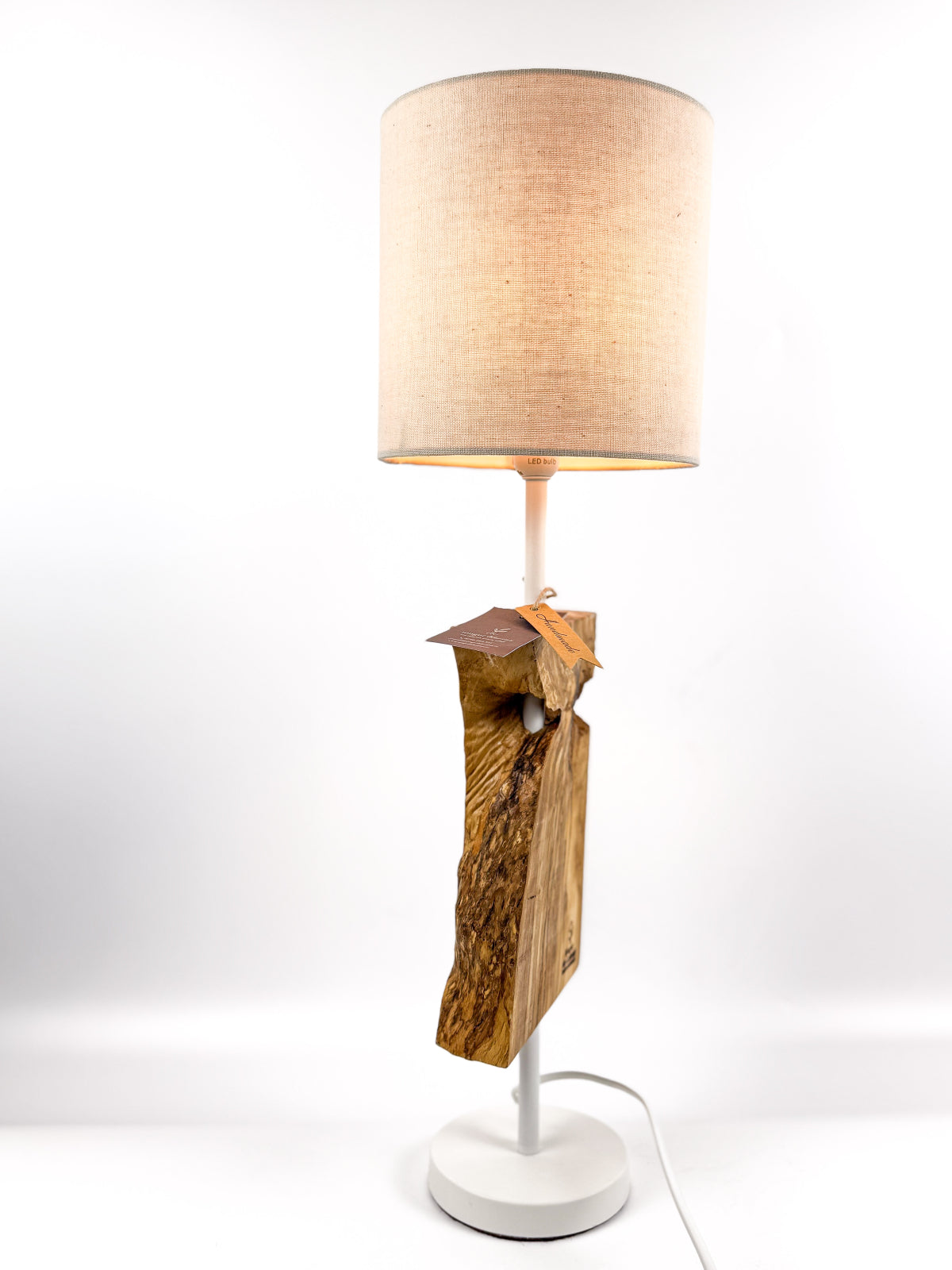 Lampă de masă din lemn de măslin – bază verticală organică