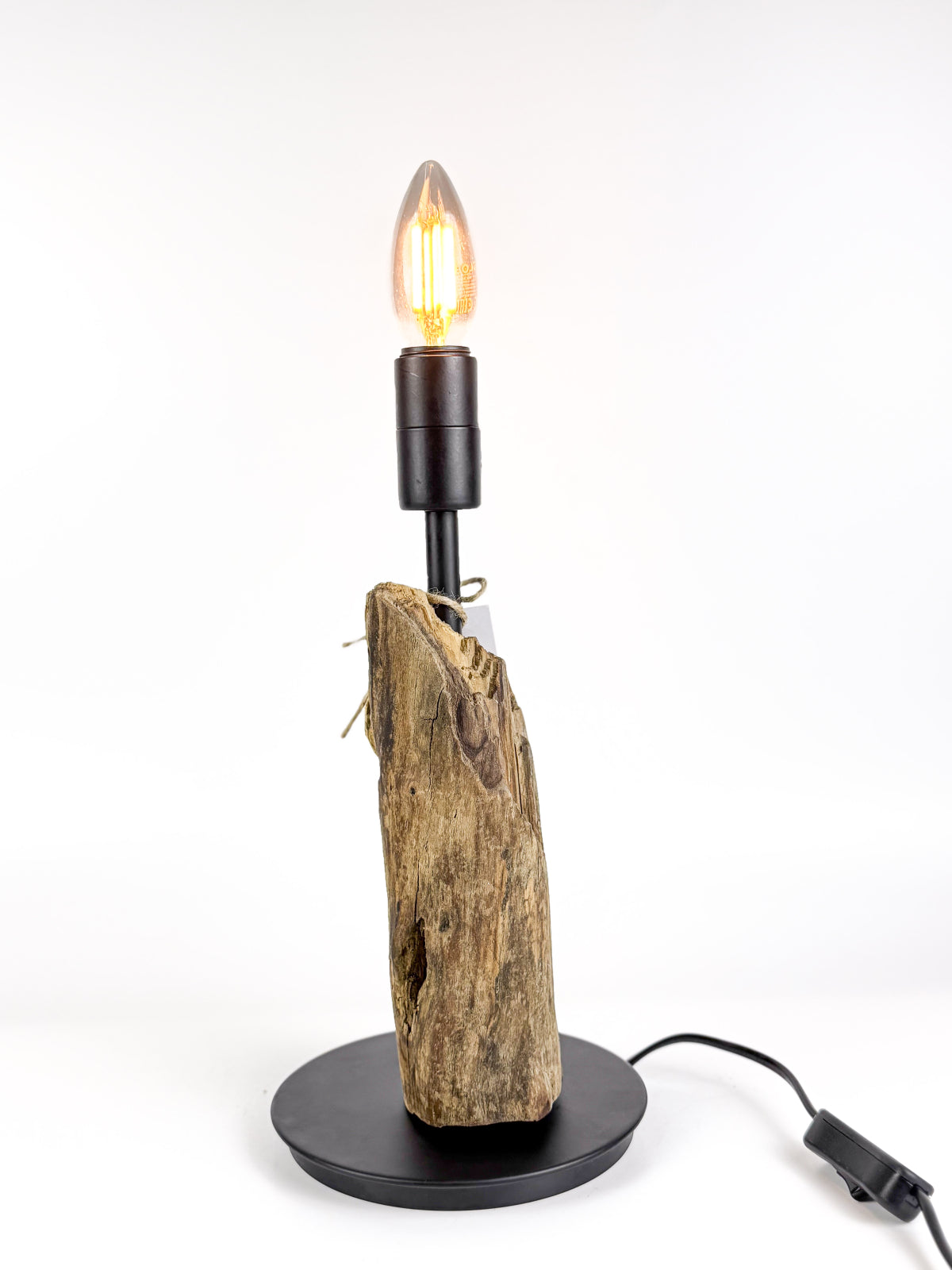 Lampă de masă din lemn recuperat – bază cilindrică organică – handmade