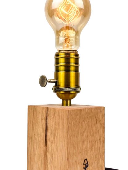 Lampă handmade din bloc de stejar masiv cu dulie vintage aurie, bec rotund