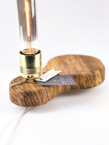 Lampă decorativă din lemn de măslin – bază organică joasă – handmade