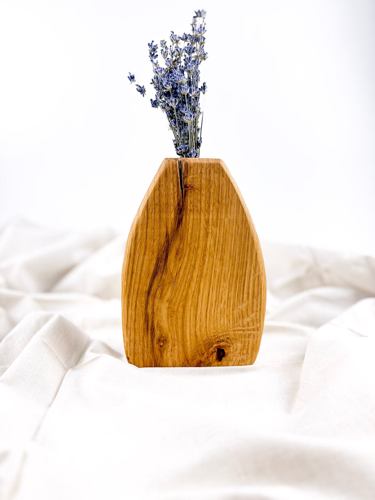 Vază decorativă din lemn pentru flori uscate – stejar sau nuc, 19 cm
