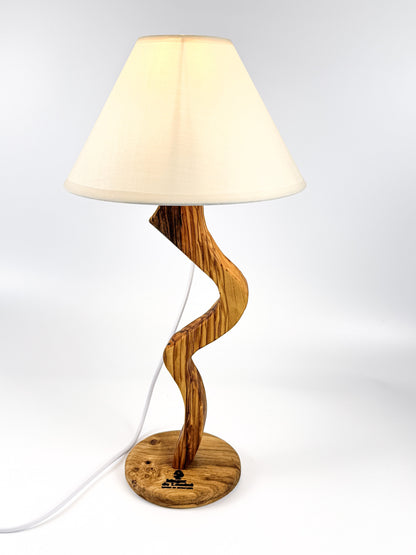 Lampă handmade „Mlădiță” din lemn de măslin cu abajur textil