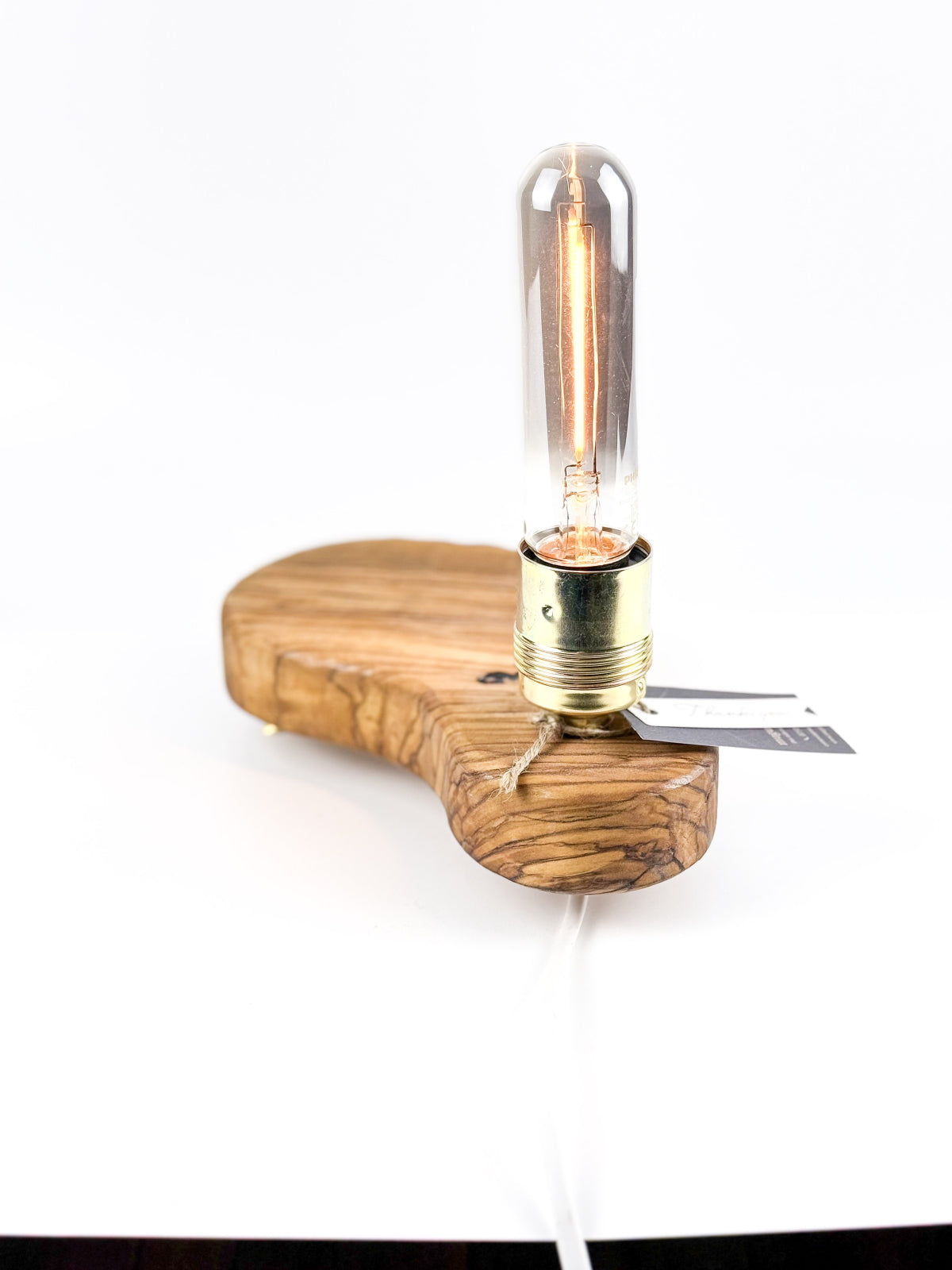 Lampă decorativă din lemn de măslin – bază organică joasă – handmade