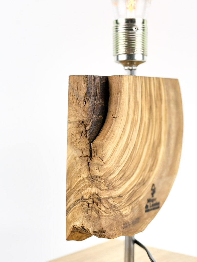 Lampă decorativă de birou handmade din măslin, cu bază din stejar
