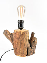 Lampă de masă handmade din cireș masiv, trunchi natural sculptural