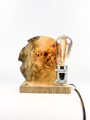 Lampă decorativă de masă handmade din plop, cu bază din stejar, design natural,