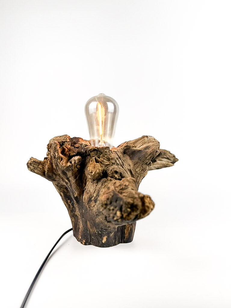 Lampă decorativă handmade din stejar masiv, trunchi natural