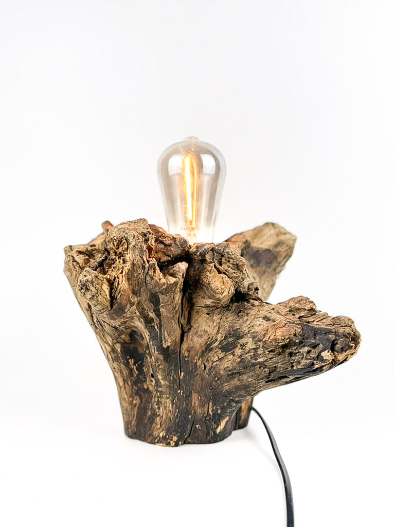 Lampă decorativă handmade din stejar masiv, trunchi natural