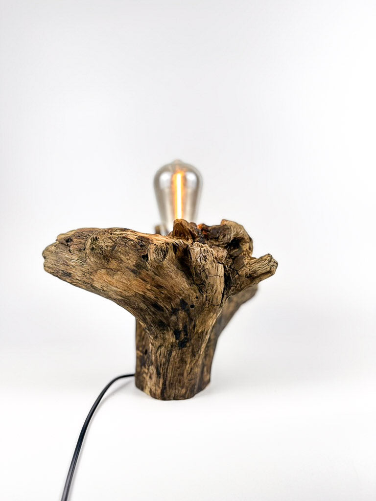 Lampă decorativă handmade din stejar masiv, trunchi natural