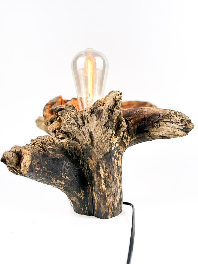Lampă decorativă handmade din stejar masiv, trunchi natural