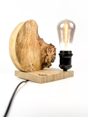 Lampă decorativă de birou handmade din plop, cu bază din stejar, design natural
