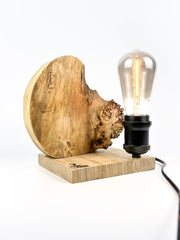 Lampă decorativă de birou handmade din plop, cu bază din stejar, design natural