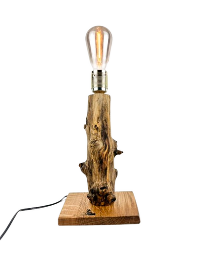 Lampă decorativă de birou handmade din stejar, ramură naturală verticală