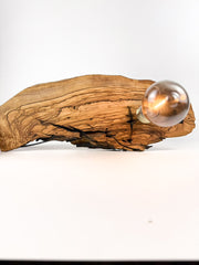 Lampă decorativă din lemn de măslin – bază organică joasă