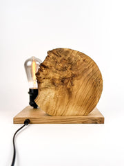 Lampă decorativă din lemn de plop, formă organică cu bază din stejar