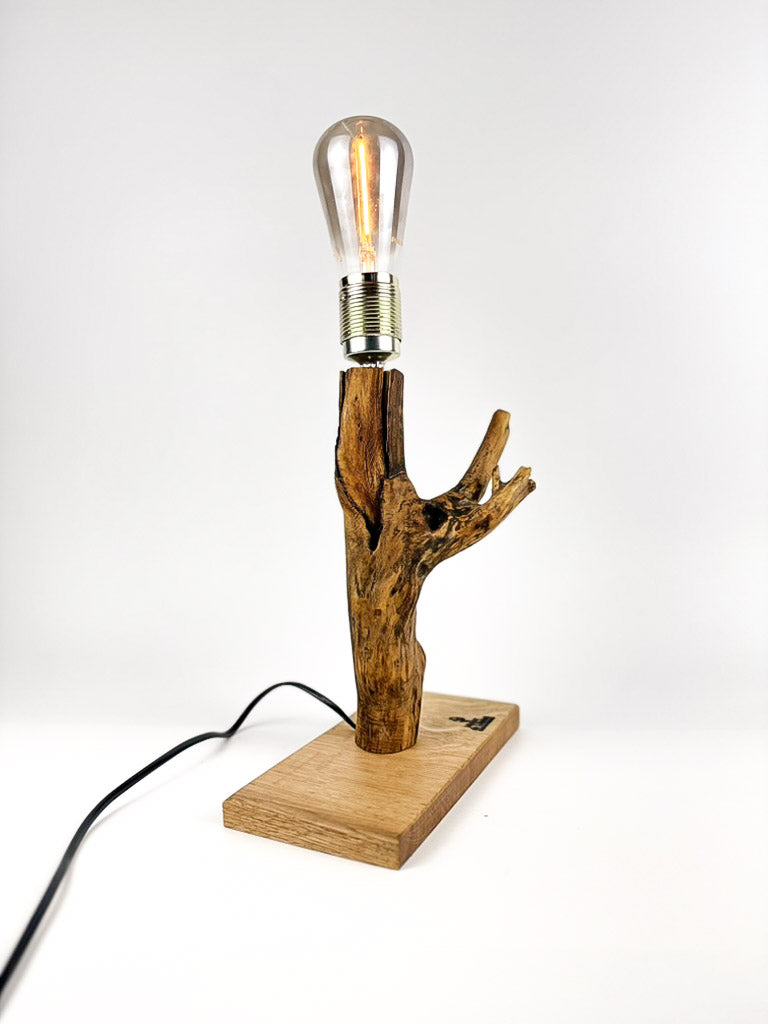 Lampă decorativă din lemn de stejar, ramură naturală cu bază