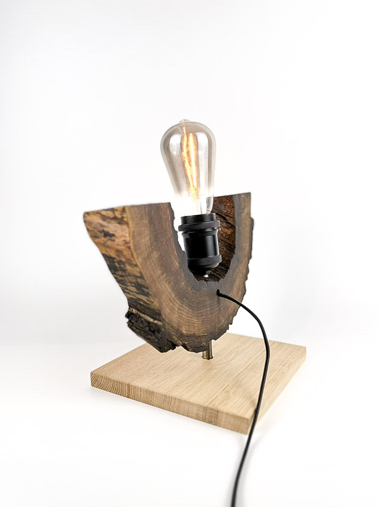 Lampă decorativă din nuc, cu bază din stejar, handmade, unicat