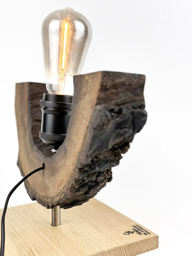 Lampă decorativă din nuc, cu bază din stejar, handmade, unicat