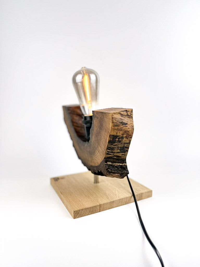 Lampă decorativă din nuc, cu bază din stejar, handmade, unicat