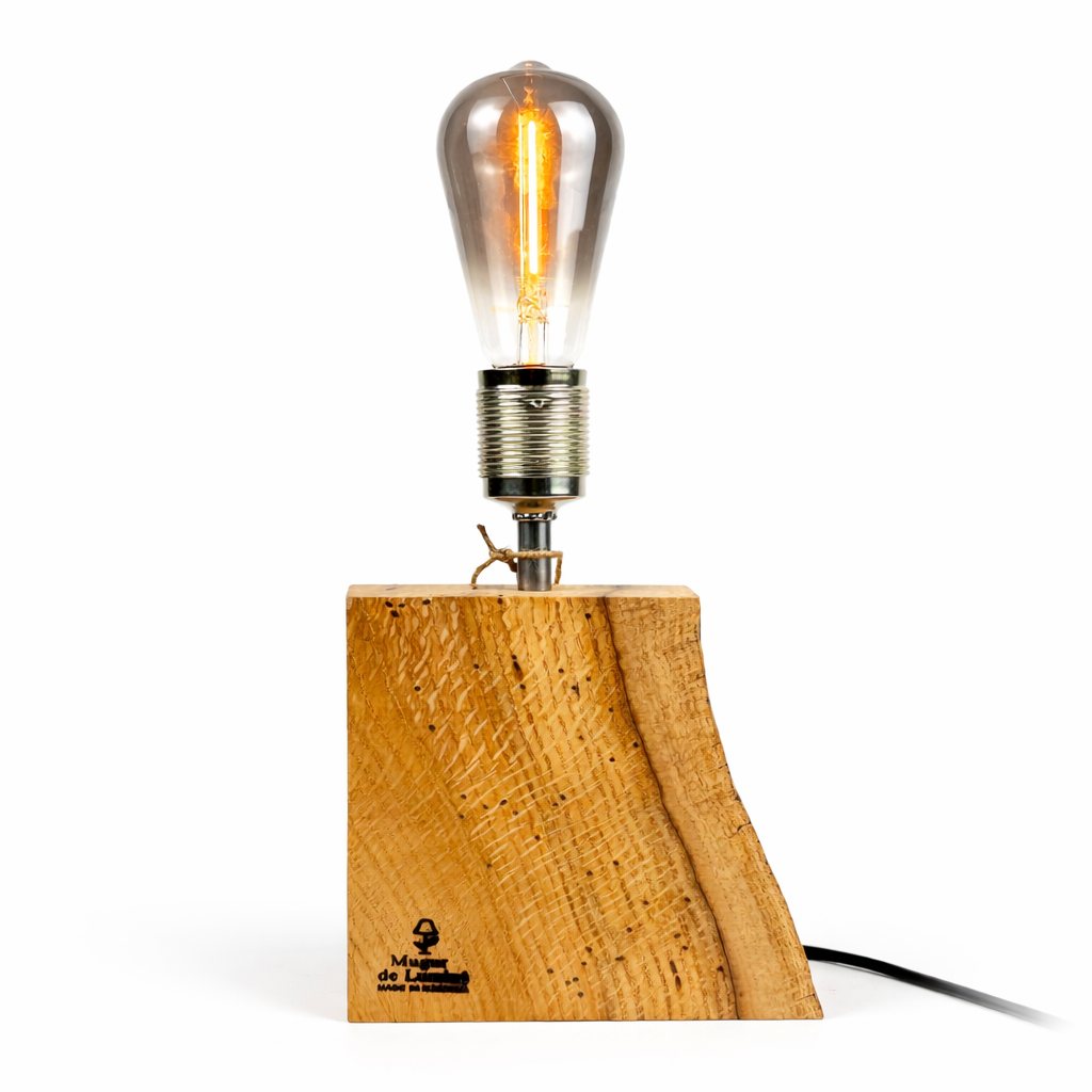 Lampă decorativă din lemn de stejar – formă verticală – handmade – Mugur de Lumină