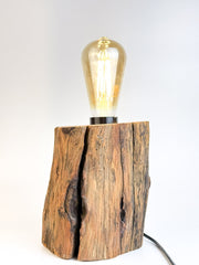 lampa-rustica-trunchi-lemn-mugur-de-lumina