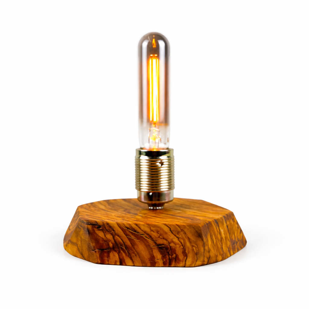 Lampă mini din lemn de măslin – bază geometrică – handmade – Mugur de Lumină