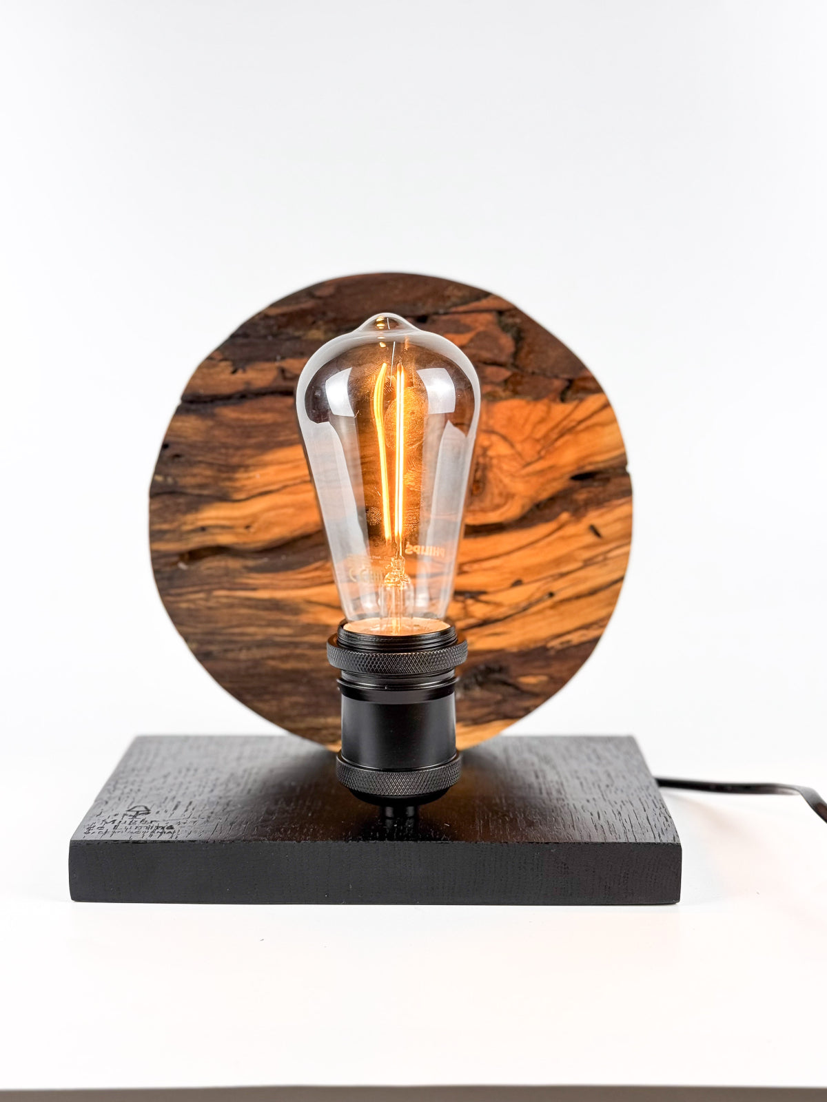 Lampă handmade „Amurg” din lemn de măslin
