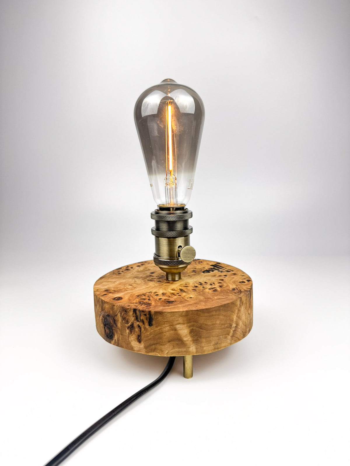 Lampă handmade din lemn de plop