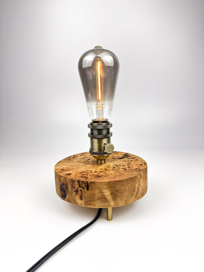 Lampă handmade din lemn de plop