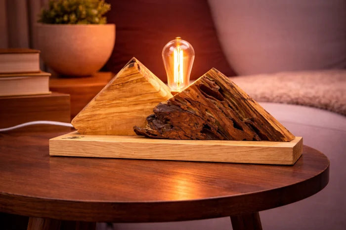Lampă handmade din măslin masiv cu două forme contrastante, bec Edison