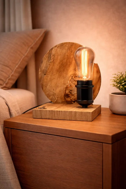 Lampă handmade din plop natural pe bază stejar, bec Edison