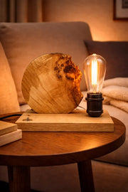 Lampă decorativă din lemn de plop, formă organică cu bază din stejar