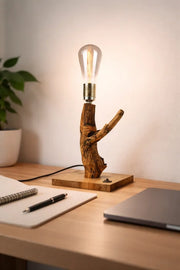 Lampă din ramură naturală din stejar, bec Edison – handmade